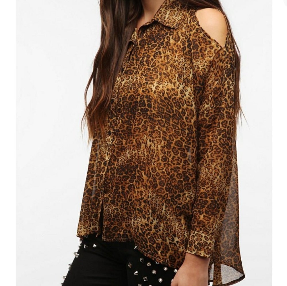 UNIF cold shoulder top